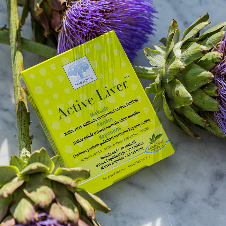 New Nordic Active Liver™ pakend artišokkide ja lillade õitega.