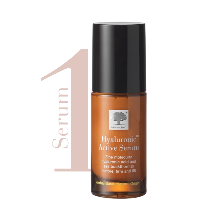 1. samm: Hyaluronic Active™ silmakreem on näidatud nahahooldusrutiini esimese sammuna.