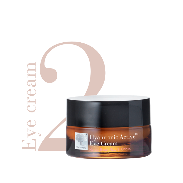 2. samm: Hyaluronic Active™ silmakreem on näidatud nahahooldusrutiini teise sammuna.