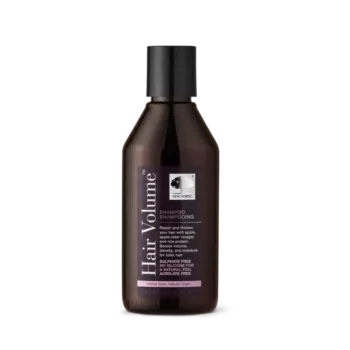 New Nordic Hair Volume™ šampoon õunaekstrakti ja hüdrolüüsitud riisivalguga aitab säilitada juuste mahukust ja läiget.